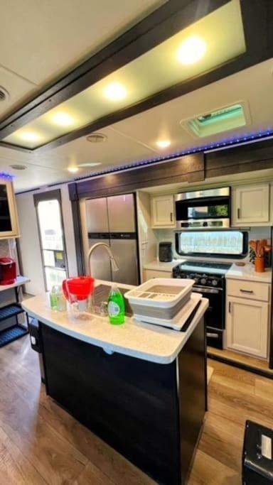 Luxury Glamping Near Idaho Event Center In Nampaアパートメント エクステリア 写真
