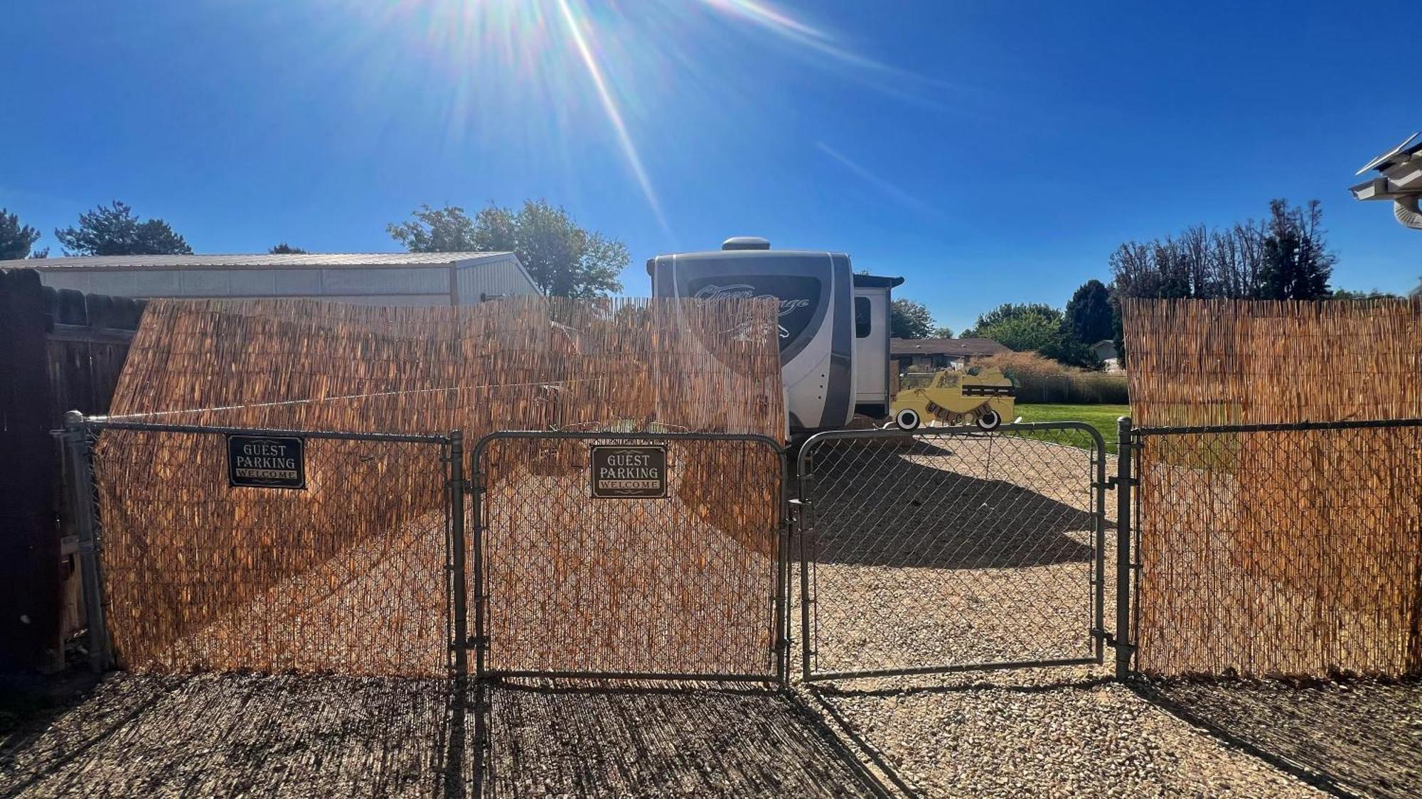 Luxury Glamping Near Idaho Event Center In Nampaアパートメント エクステリア 写真