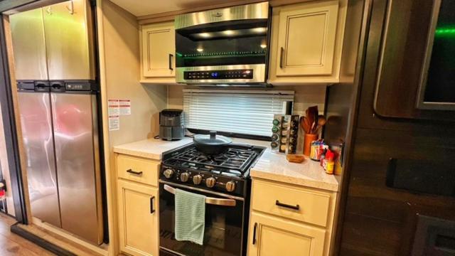 Luxury Glamping Near Idaho Event Center In Nampaアパートメント エクステリア 写真