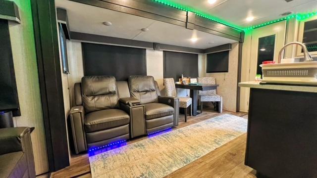 Luxury Glamping Near Idaho Event Center In Nampaアパートメント エクステリア 写真